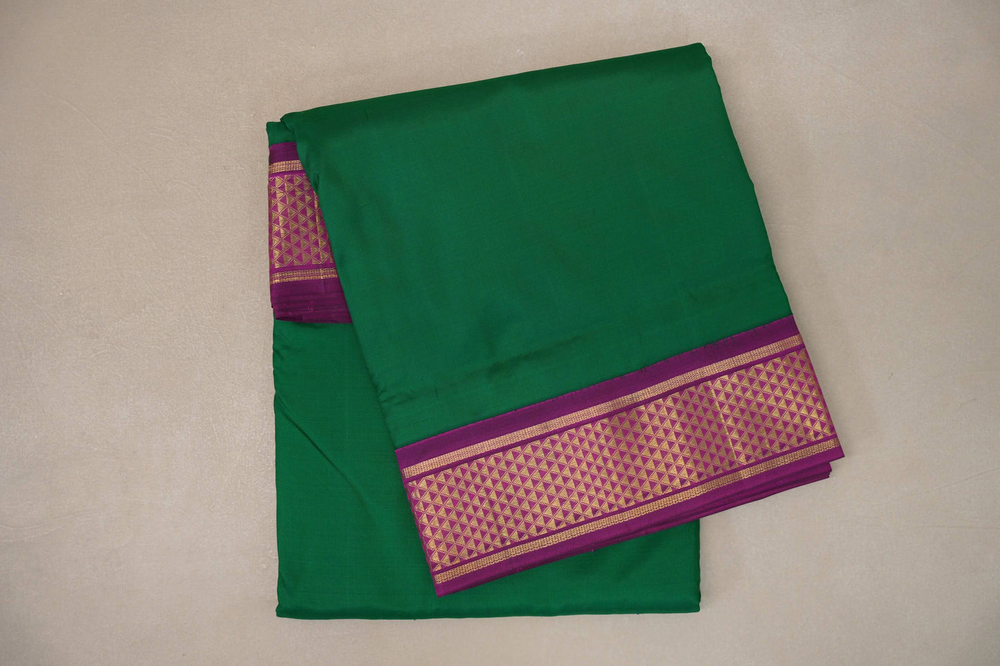 Emerald green with deep magenta Ten Yards Silk Saree by Shreenivas Silks PSSR019225