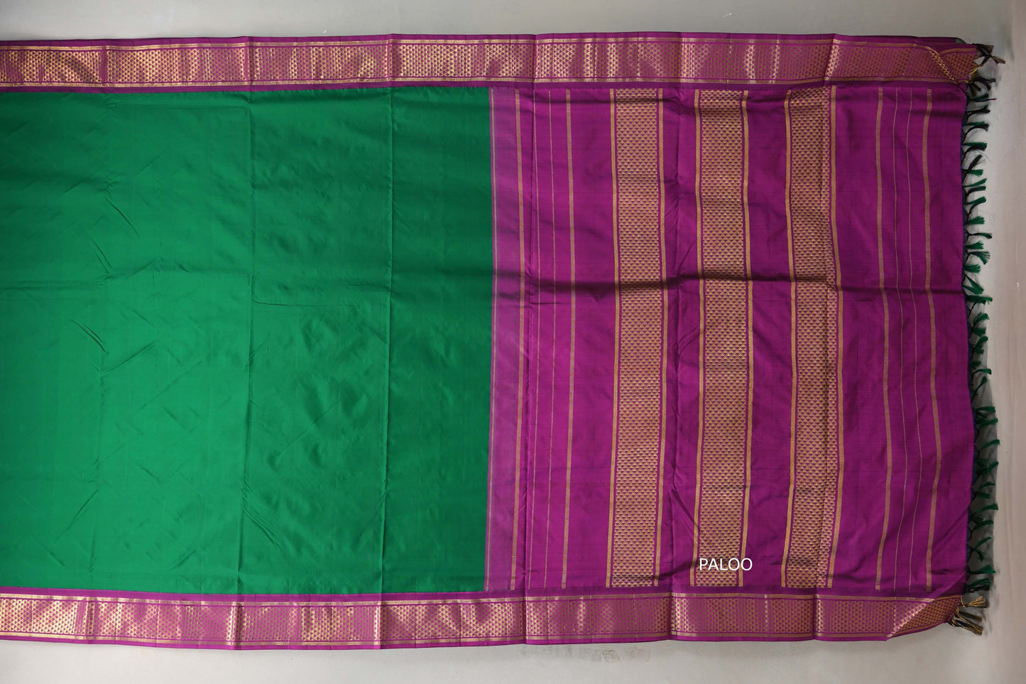 Emerald green with deep magenta Ten Yards Silk Saree by Shreenivas Silks PSSR019225