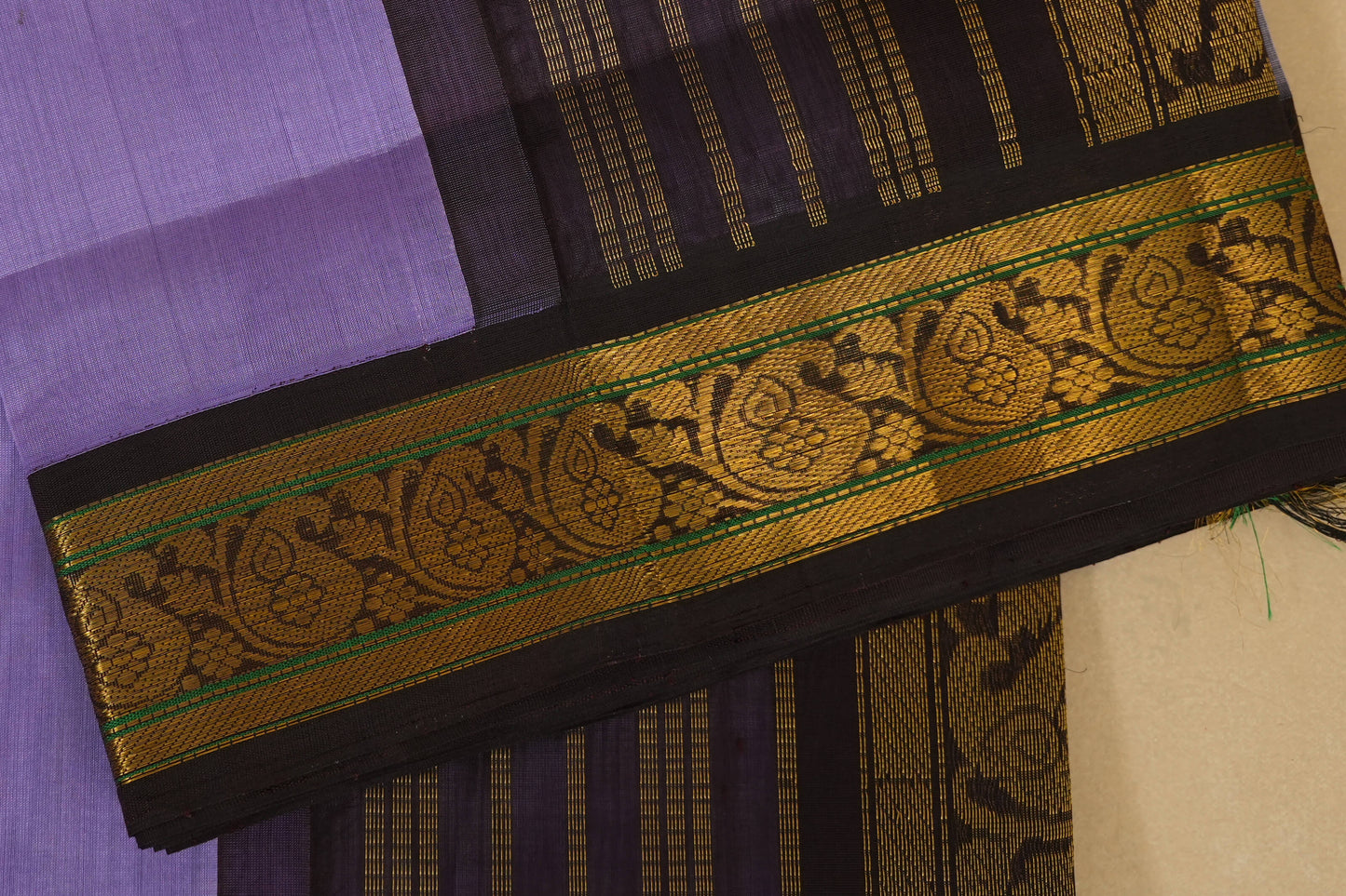 Lavender with Deep Brown Borders Silk Cotton Saree borders