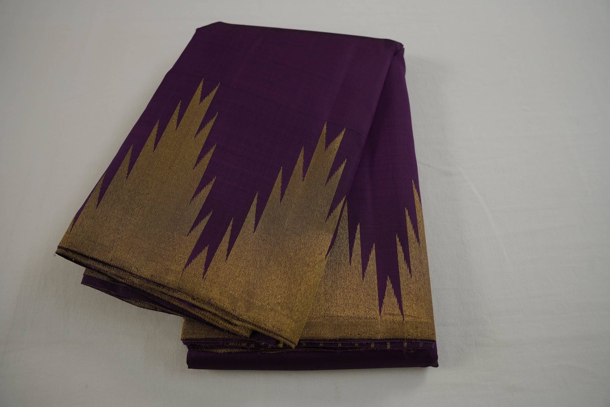 Dark magenta kanchipuram silk saree