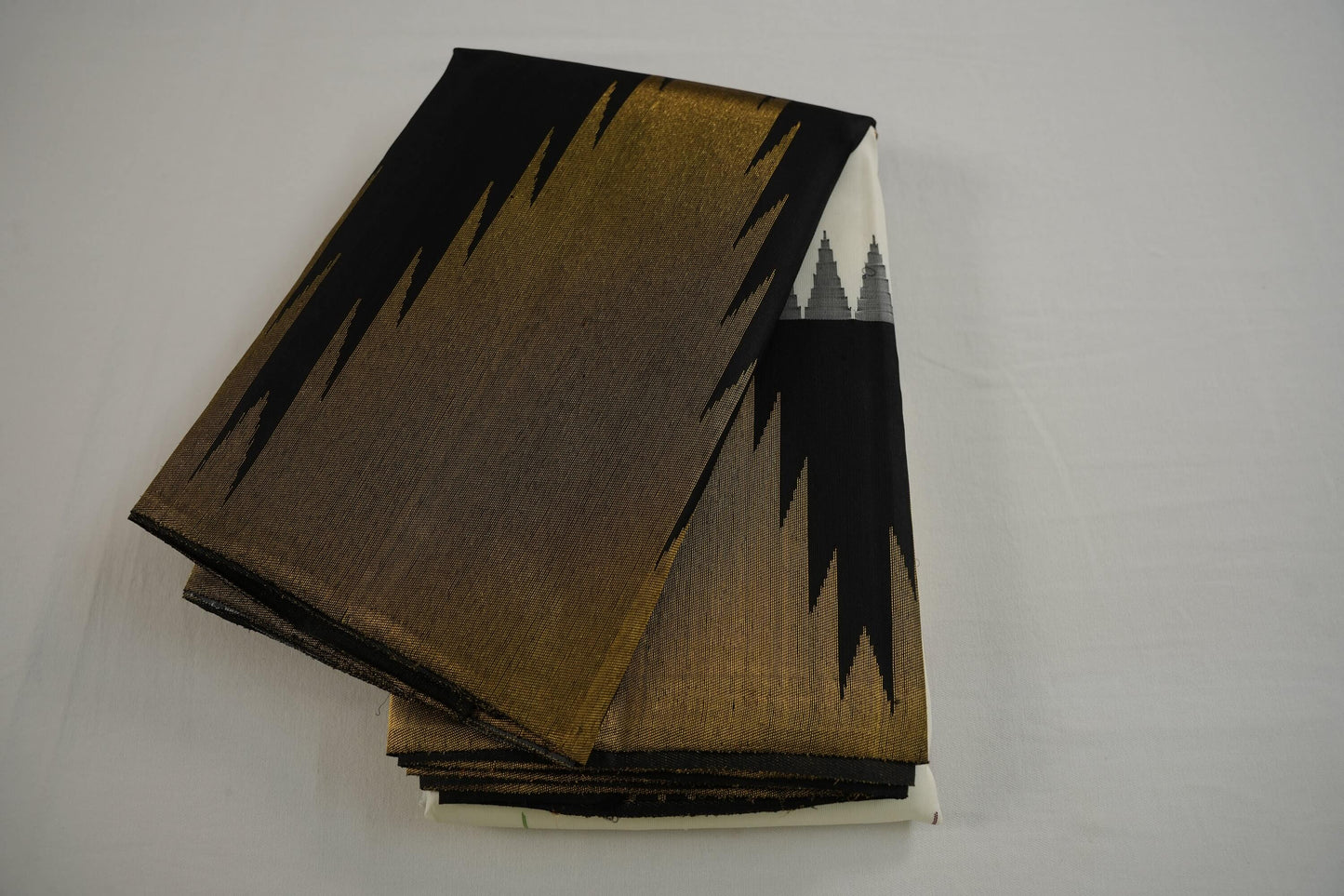 White kanchipuram silk saree