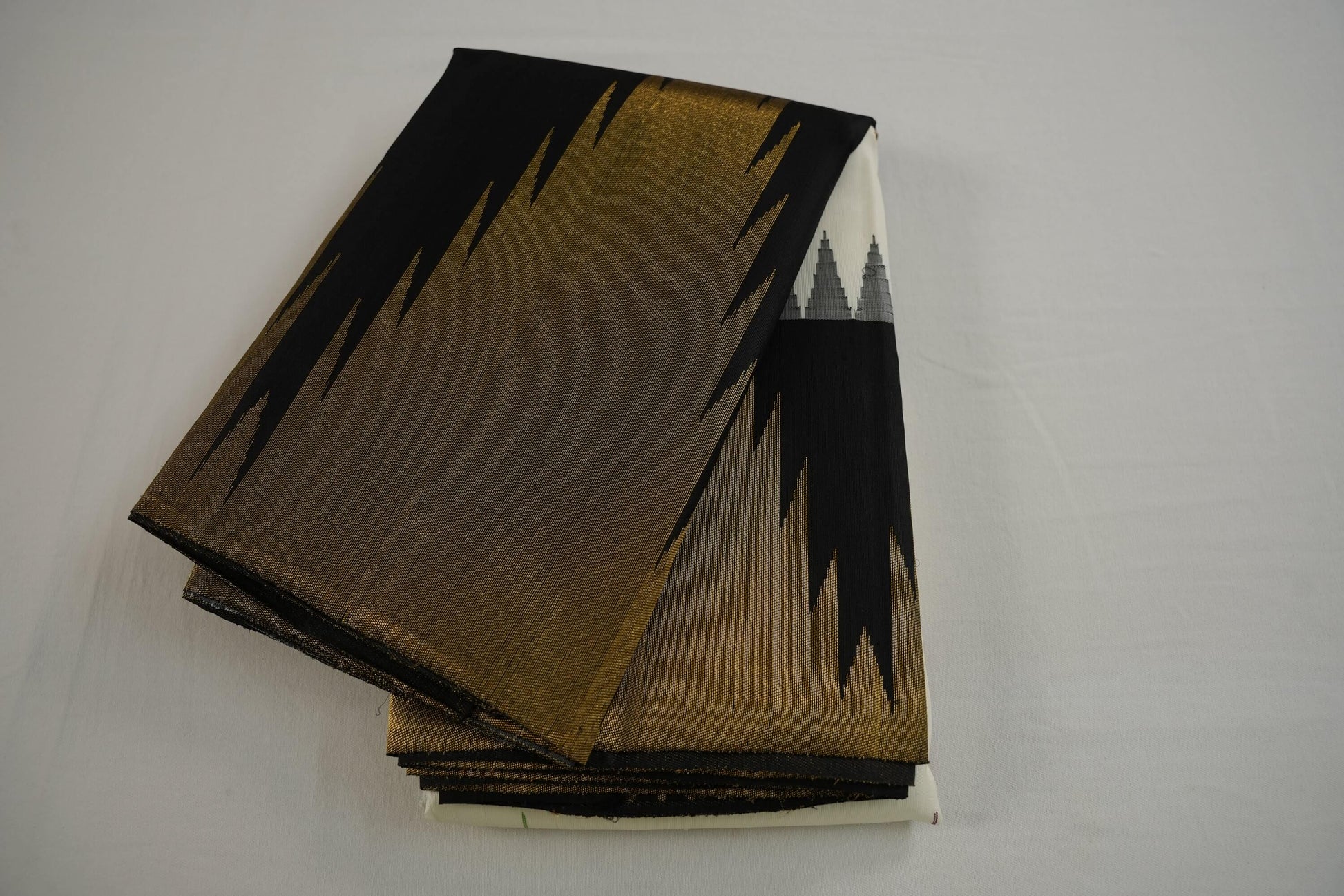 White kanchipuram silk saree