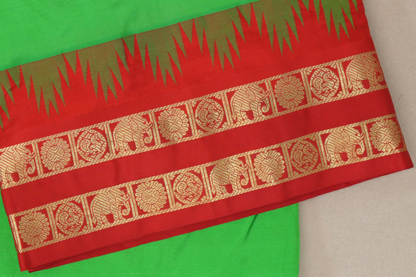Bright Leaf Green with Bright Red Borders Ten Yards Silk Saree by Shreenivas Silks PSSR019234