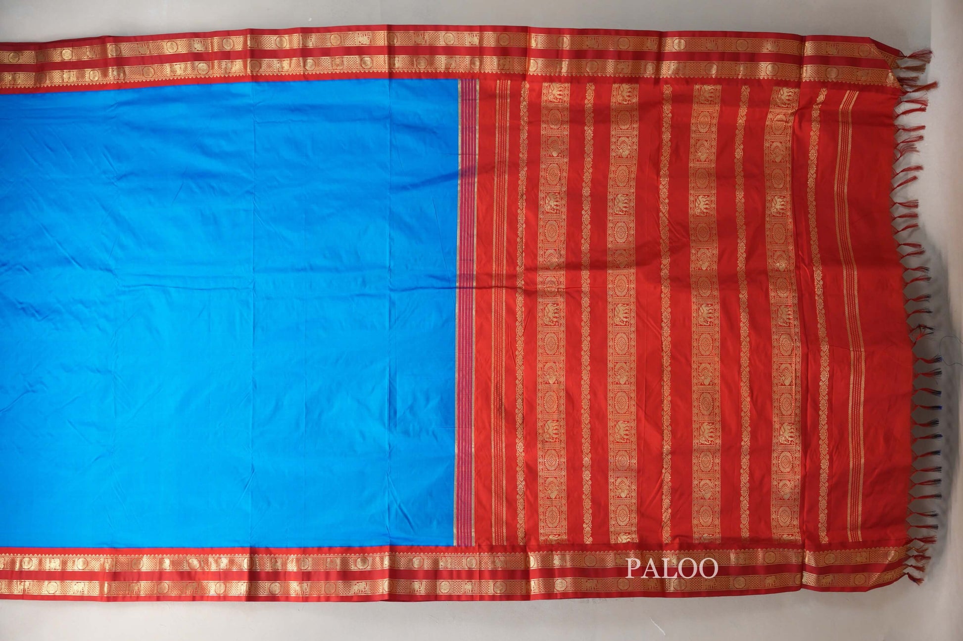 Bright blue Ten Yards Silk saree paloo