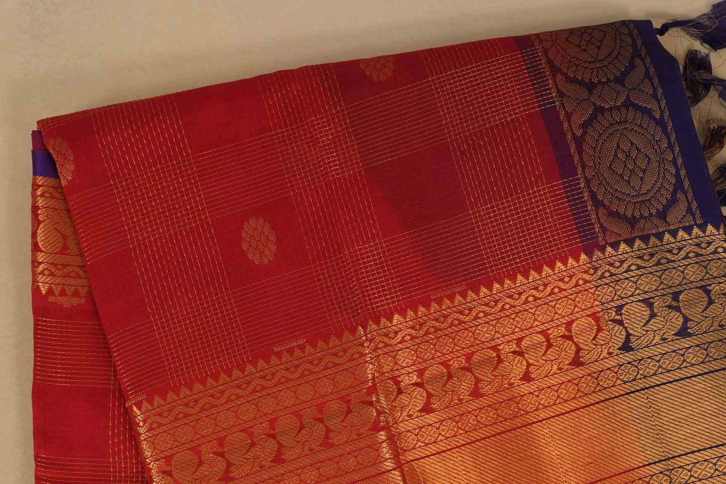Red with Zari Checks Vintage Silk Cotton Saree body