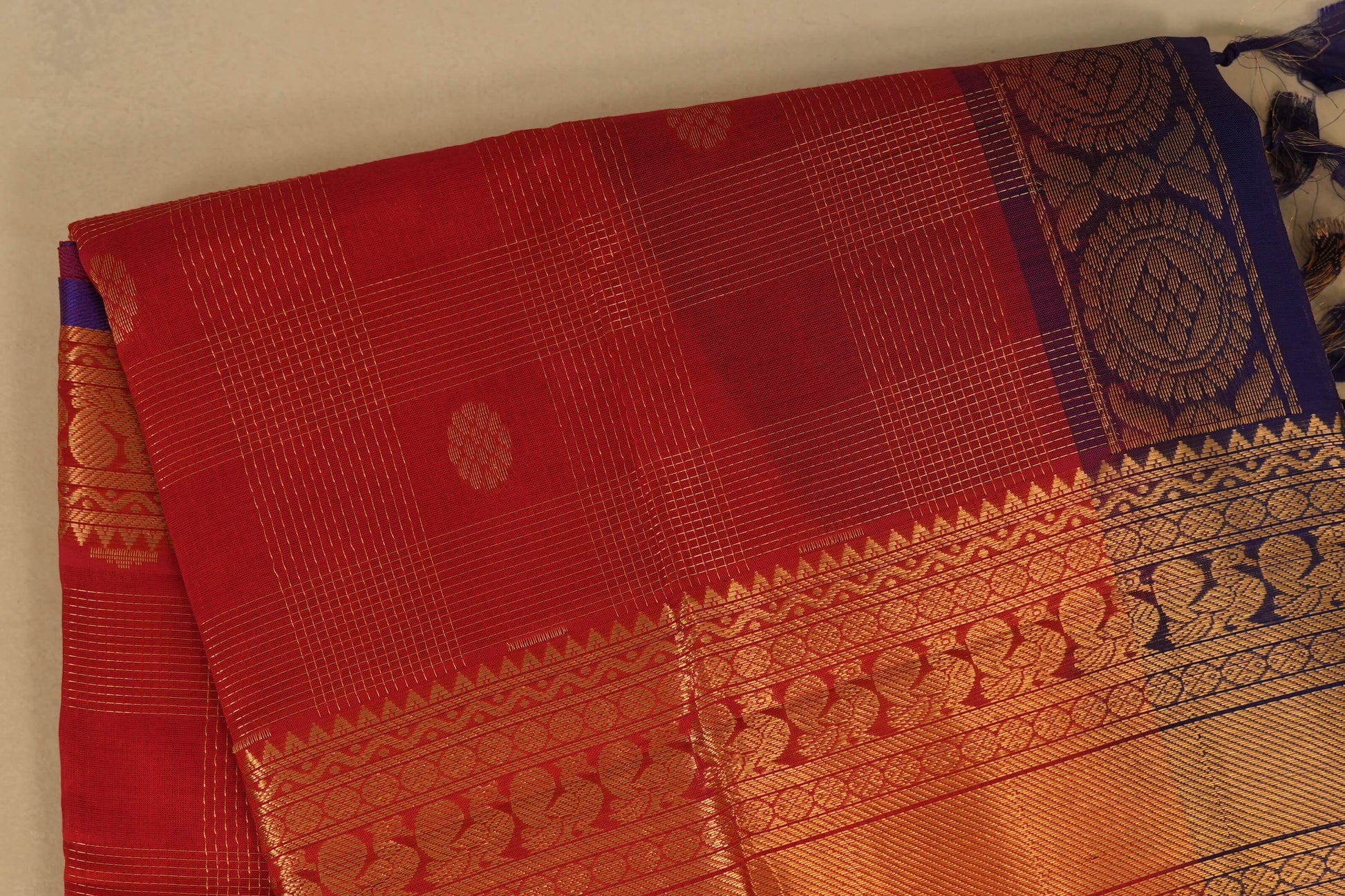 Red with Zari Checks Vintage Silk Cotton Saree body