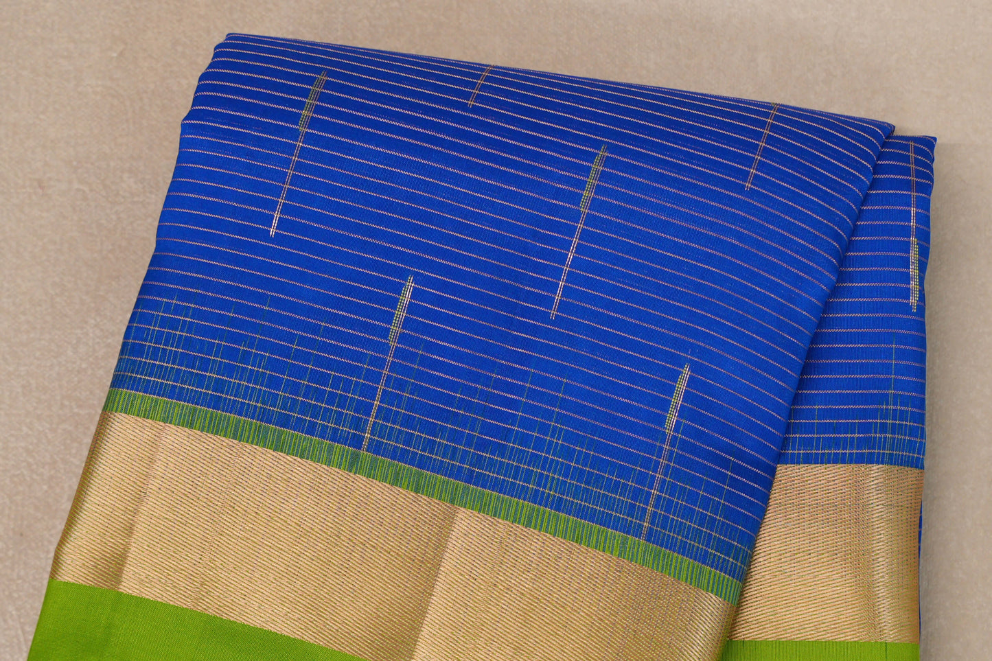 Deep Blue with Parrot Green Borders Light Weight Kanjivaram Silk Saree body