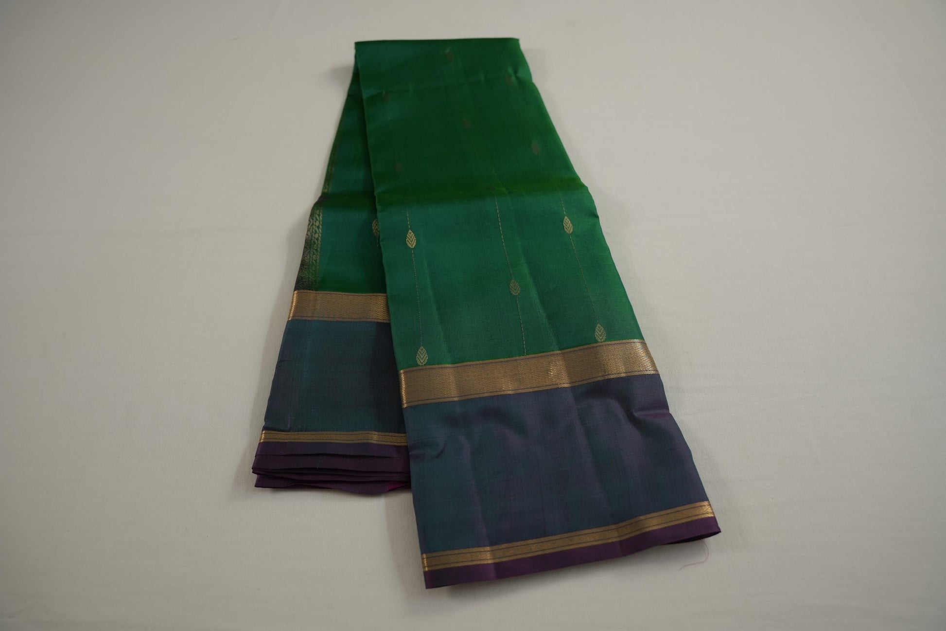 Bridal light weight kanchipuram silk saree
