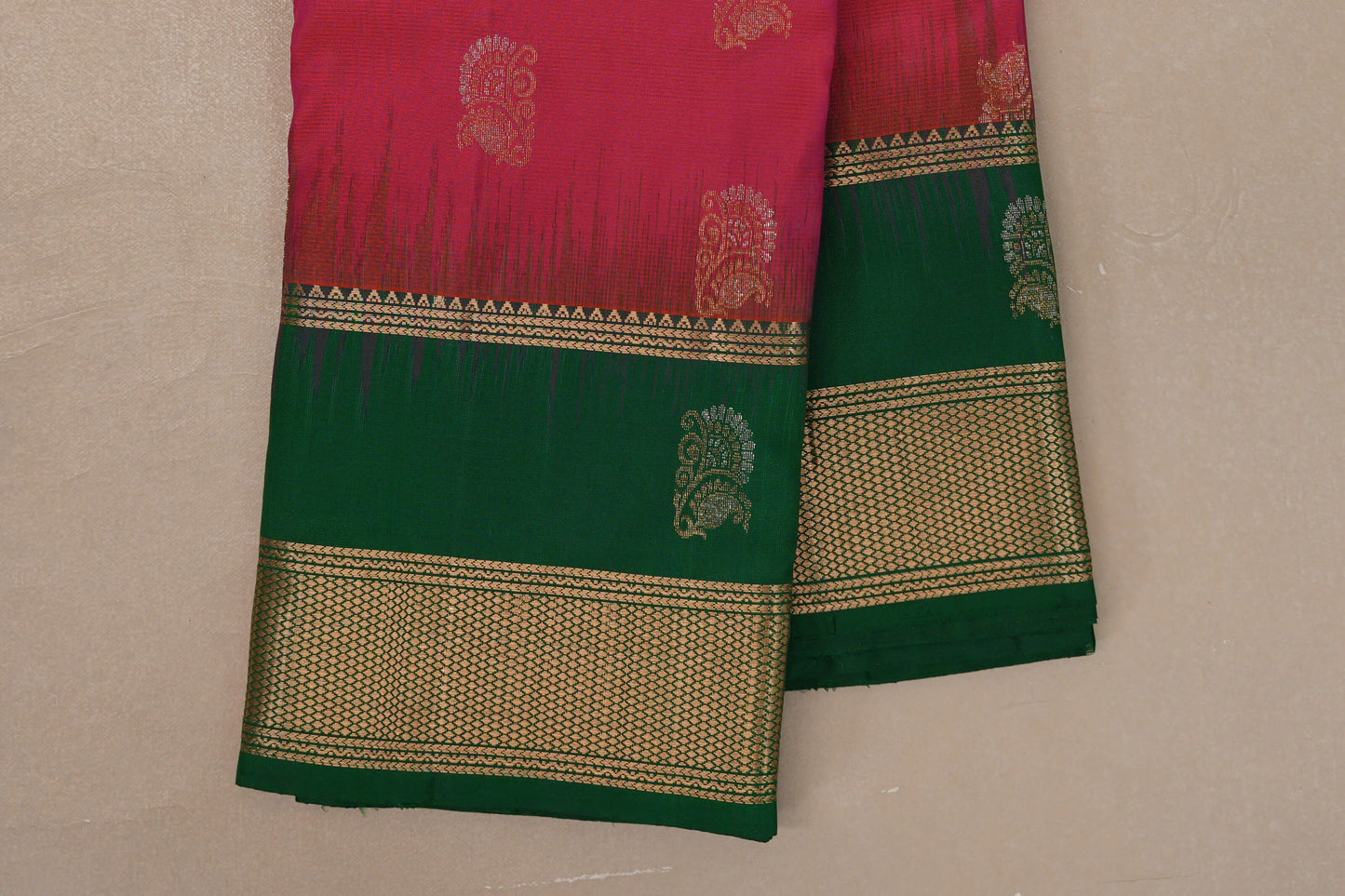 Orangish Pink Light Weight Kanjivaram Silk Saree border