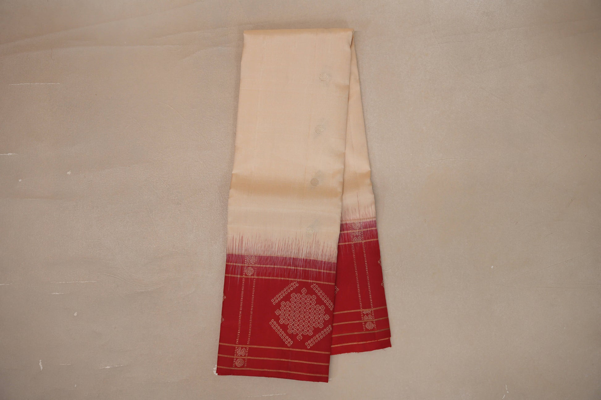 Online Cream with Bright Red Borders Light Weight Kanjivaram Silk Saree