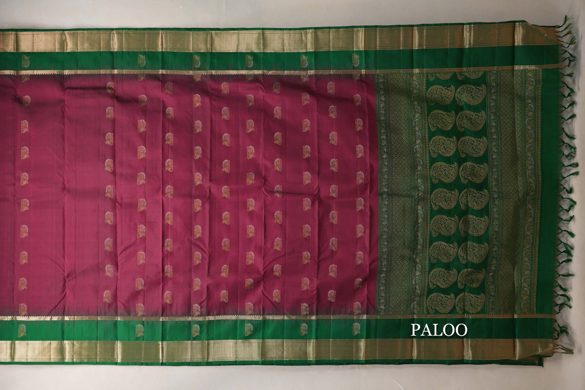 Deep Magenta with Emerald Green Borders Light Weight Kanjivaram Silk Saree paloo