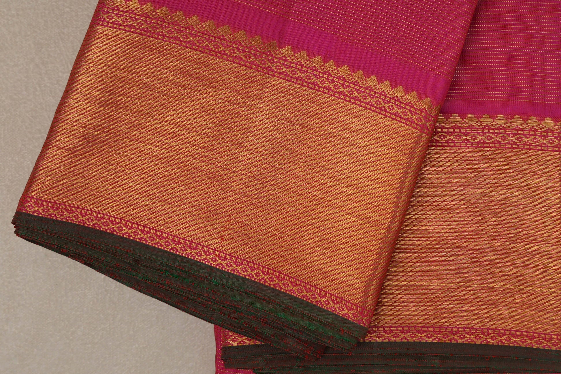 Deep Rani Pink Vaira Oosi Vintage Kanjivaram Silk Saree borders