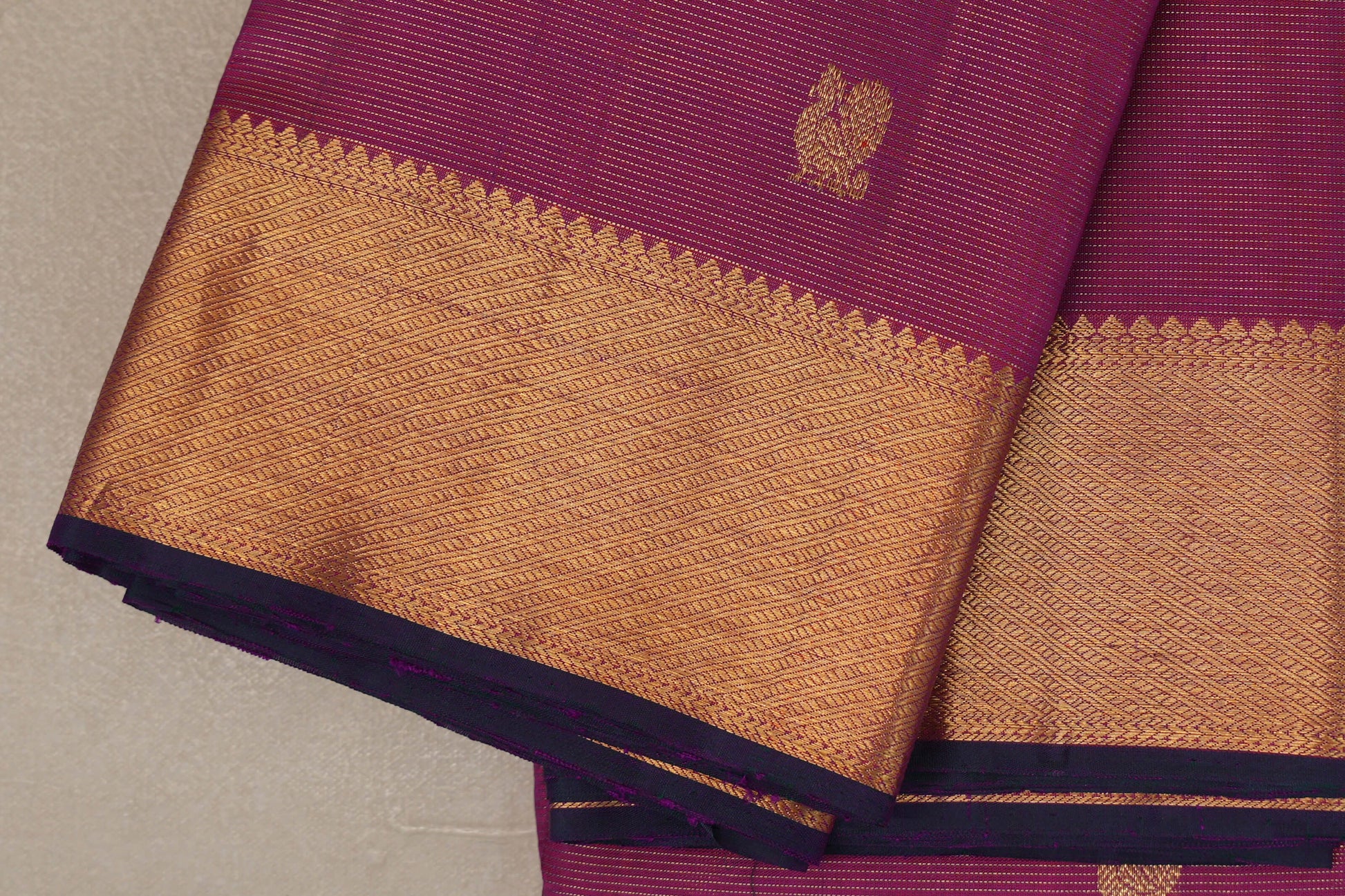 Dual Tone Magenta and Orange Vaira Oosi Vintage Kanjivaram Silk Saree borders