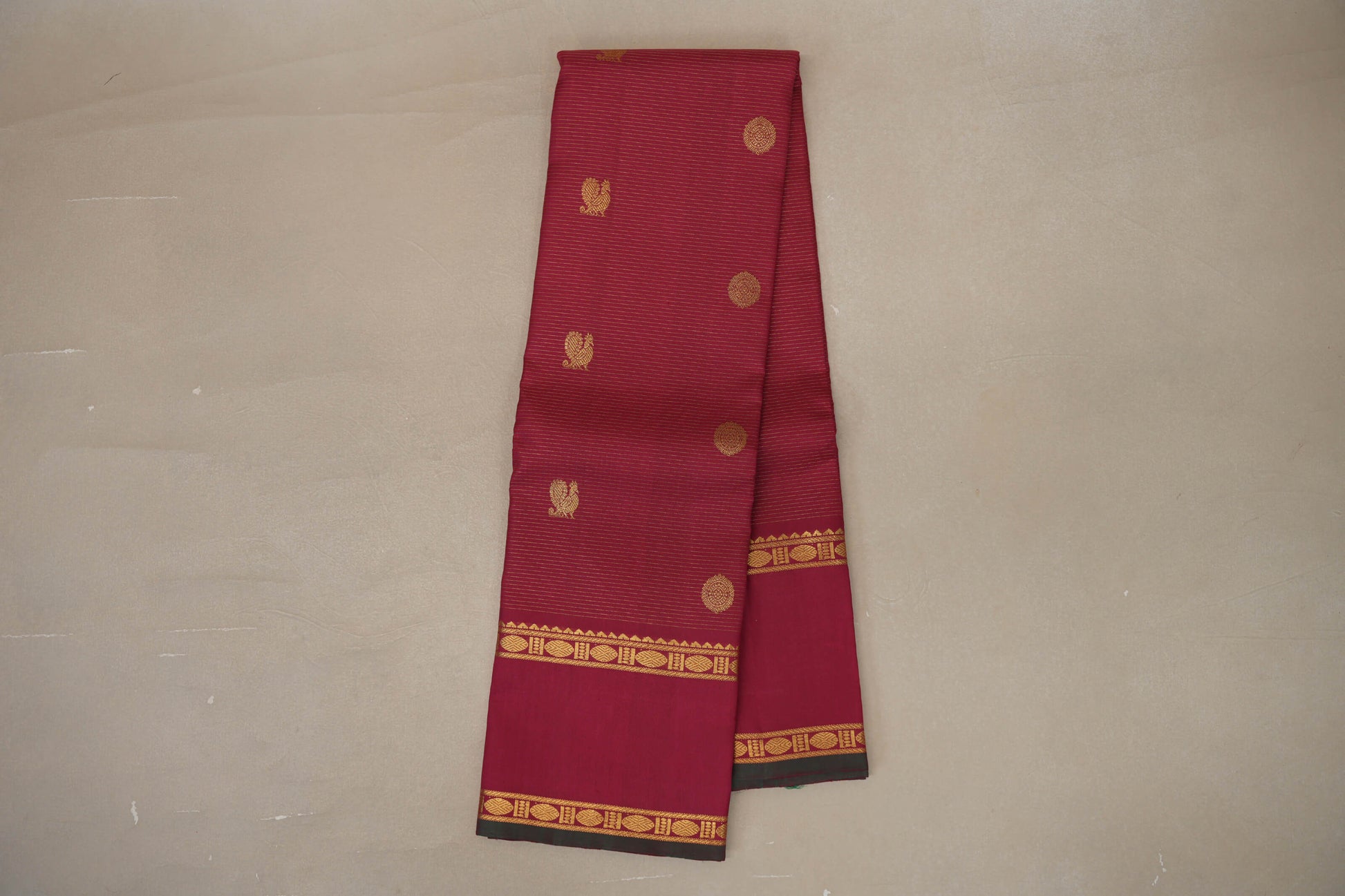 Online Reddish Pink Vaira Oosi with Rettai Pettu Borders Vintage Kanjivaram Silk Saree