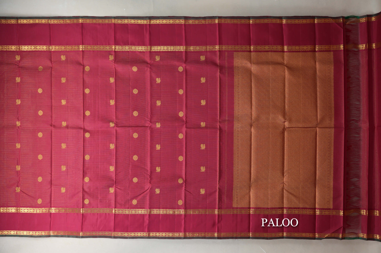 Reddish Pink Vaira Oosi with Rettai Pettu Borders Vintage Kanjivaram Silk Saree paloo