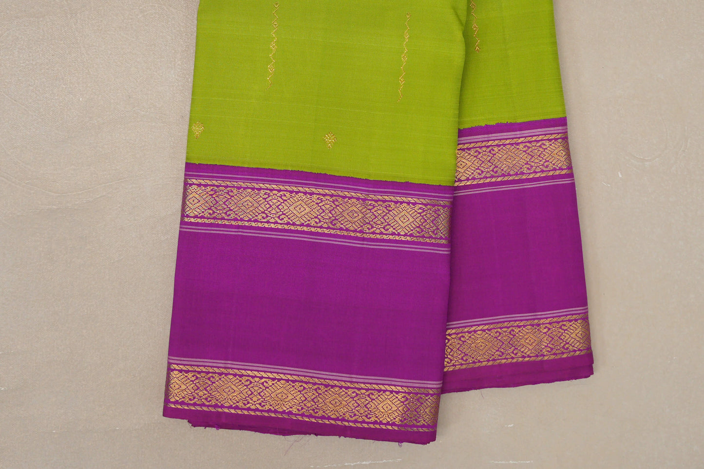 Parrot Green Vintage Kanjivaram Silk Saree borders