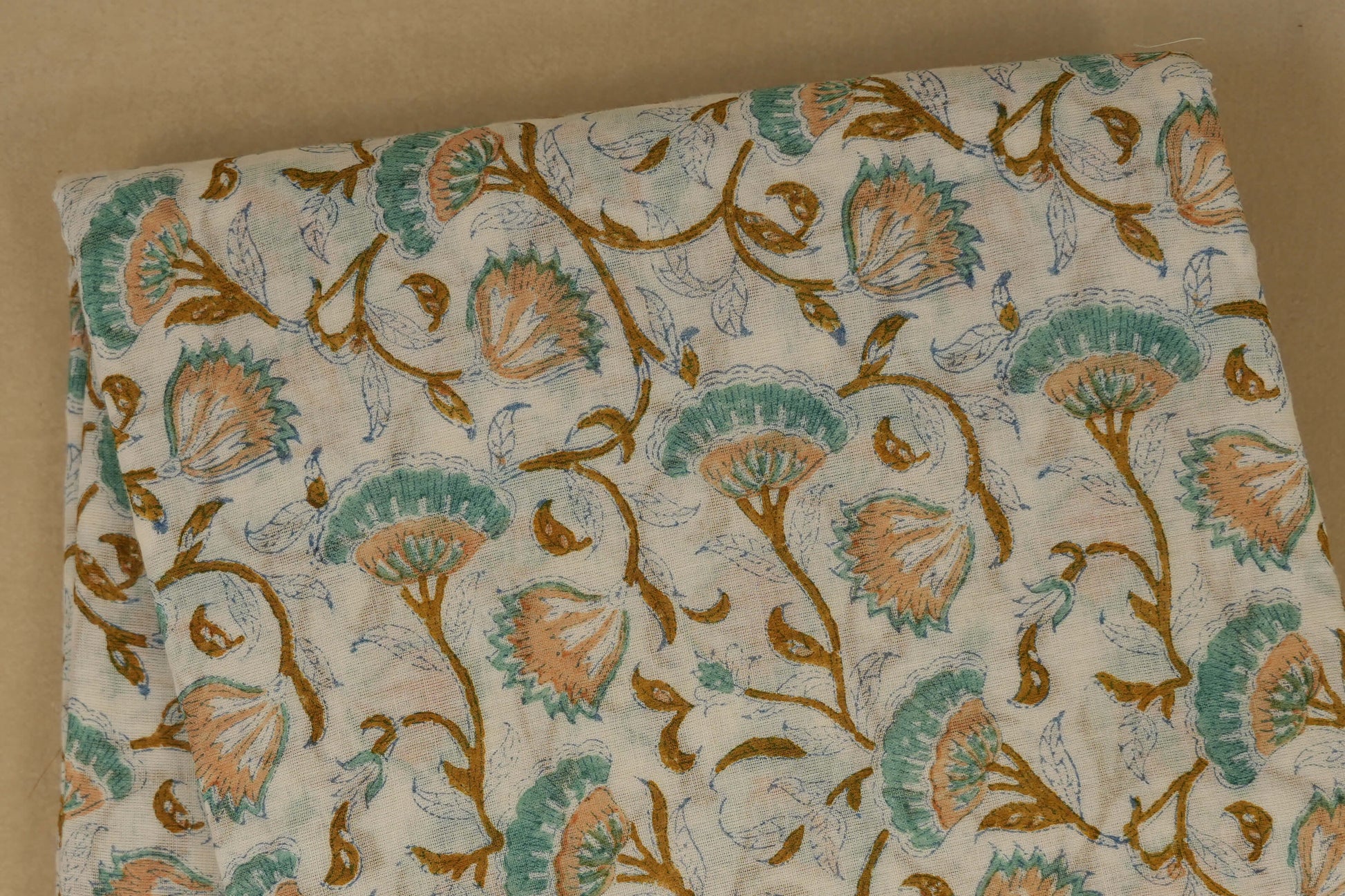 Off-white with Peach Borders Cotton Saree body