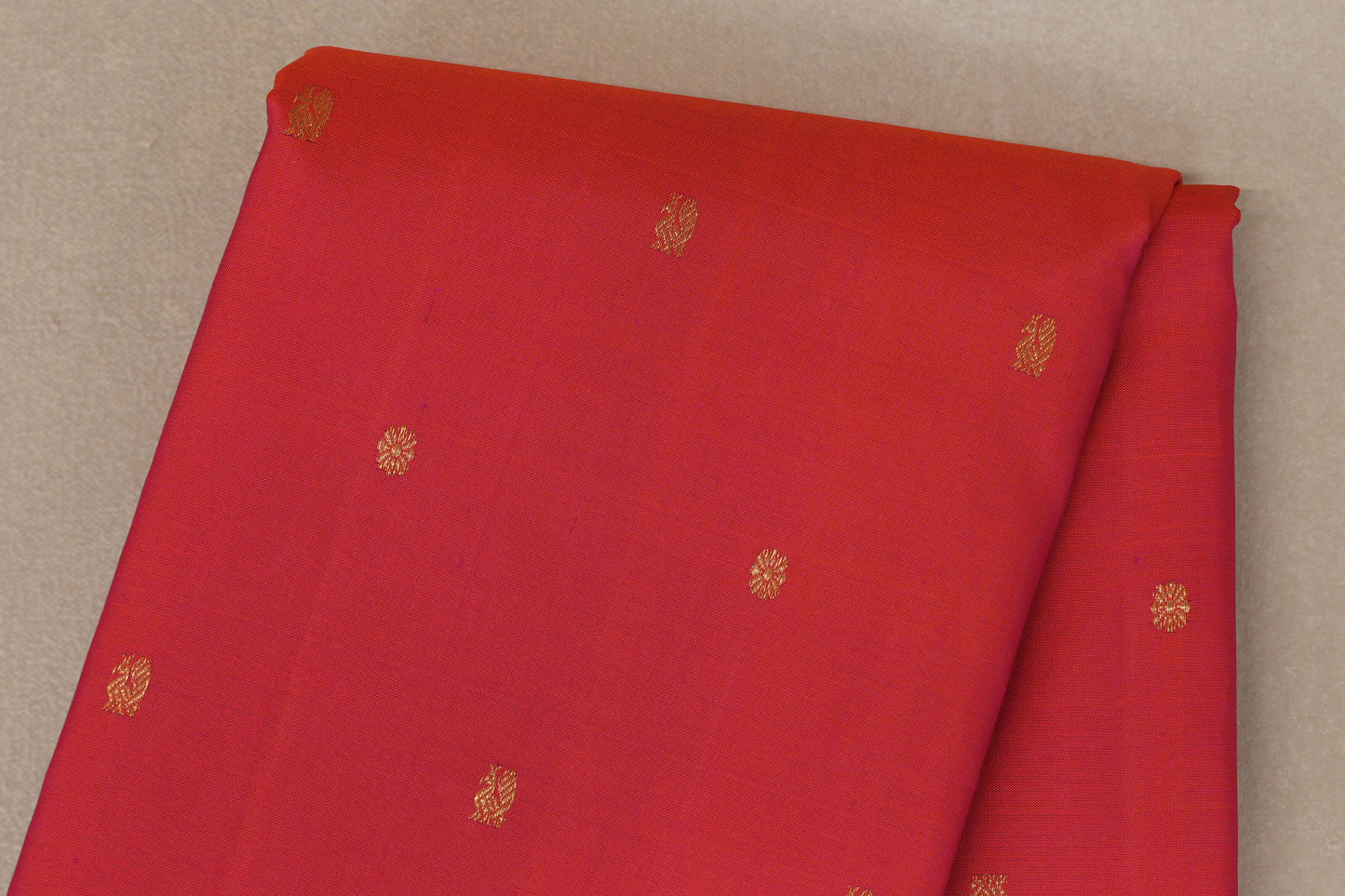 Orangish Pink with Deep Magenta Borders Vintage Kanjivaram Silk Saree body