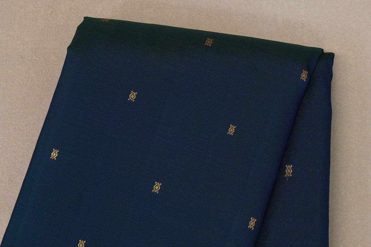 Dual Tone of Green and Blue Vintage Kanjivaram Silk Saree body