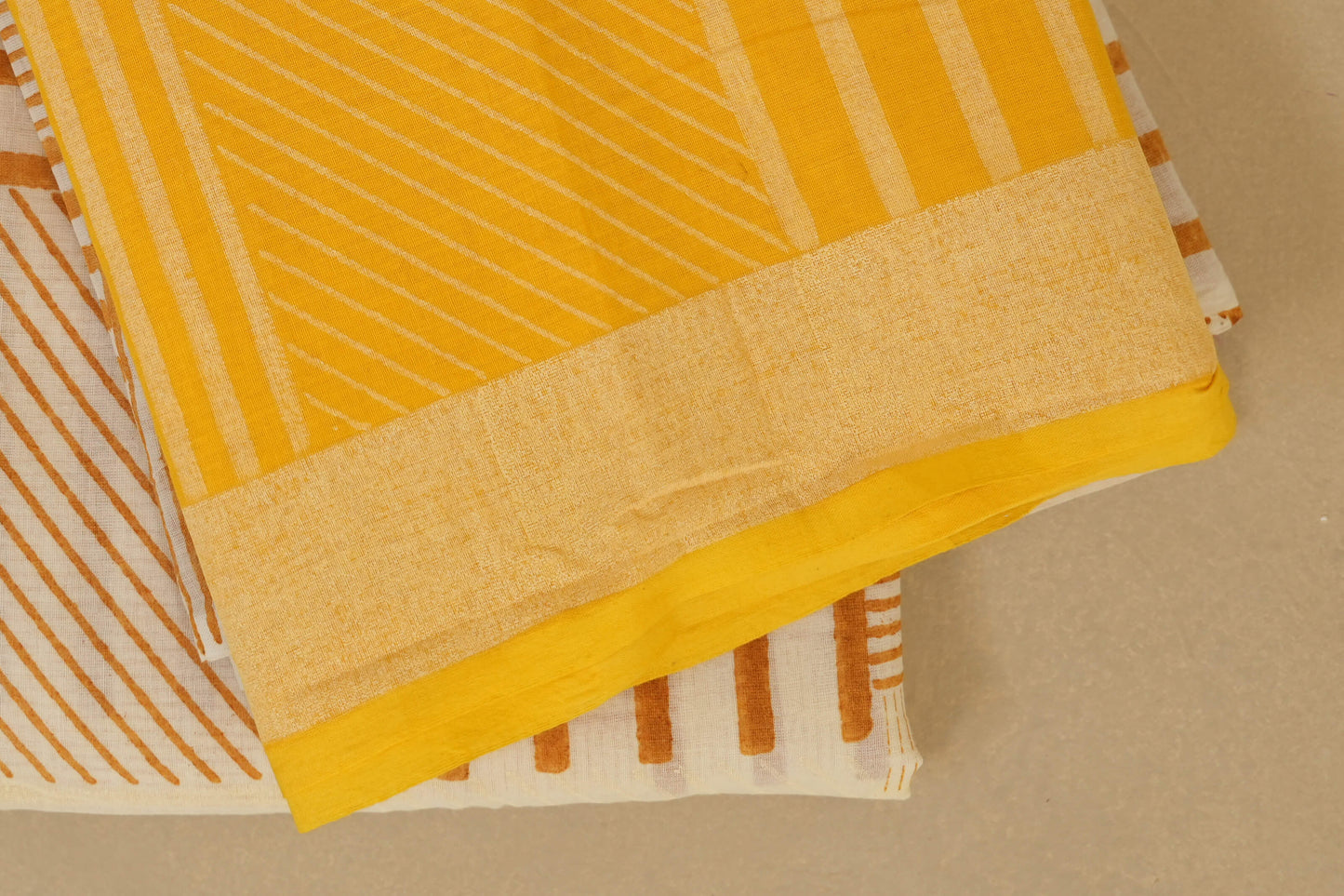 Ombre Yellow White Cotton Saree borders