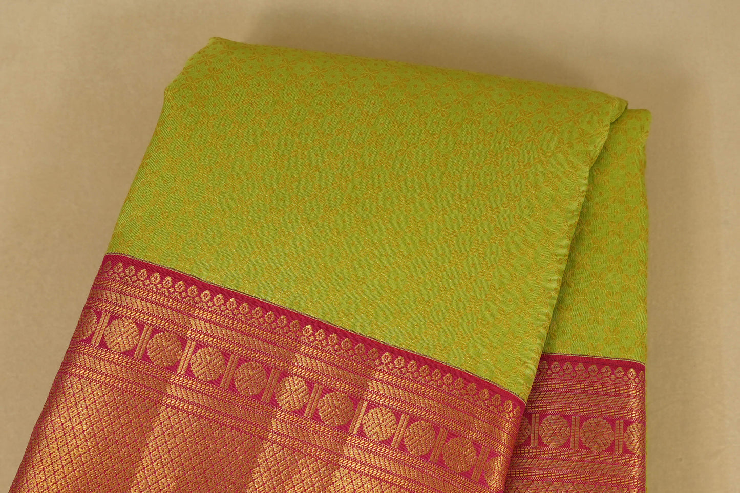 Elaichi Green with Pink Borders Vintage Kanjivaram Silk Saree body