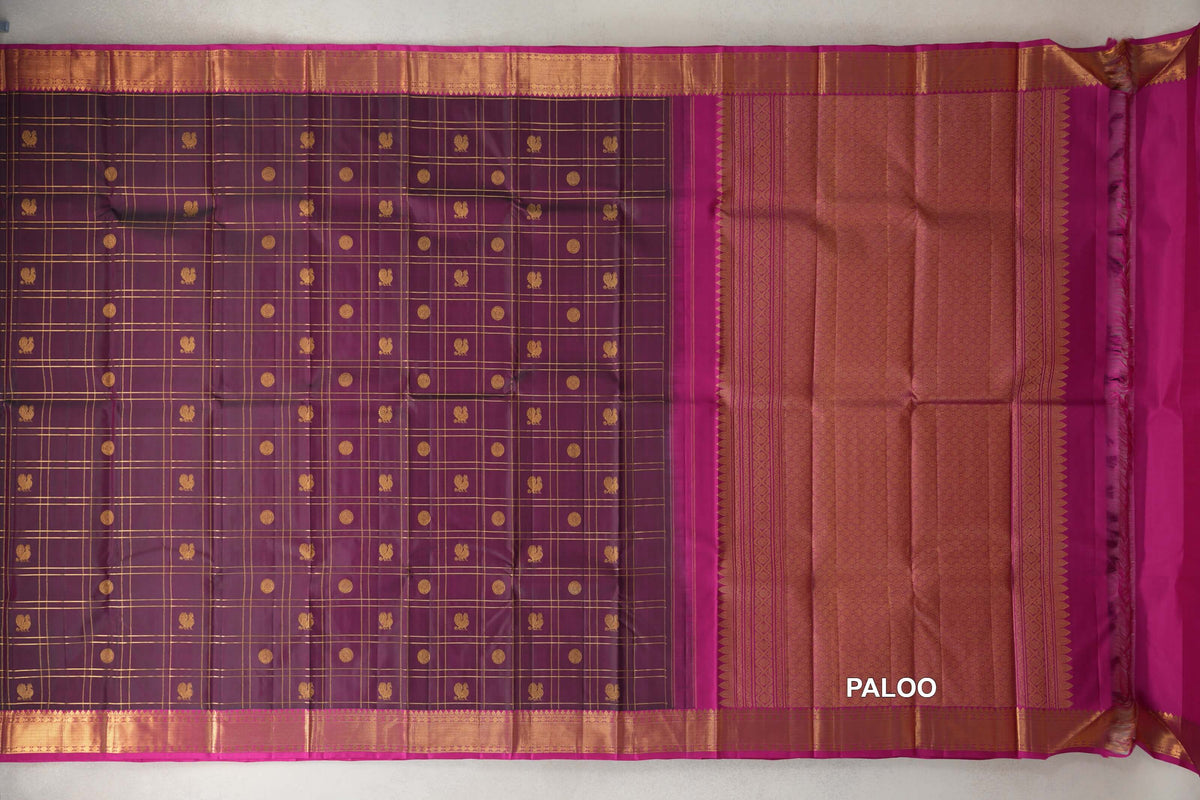 Dual Tone of Bottle Green and Magenta Vintage Kanjivaram Silk Saree paloo