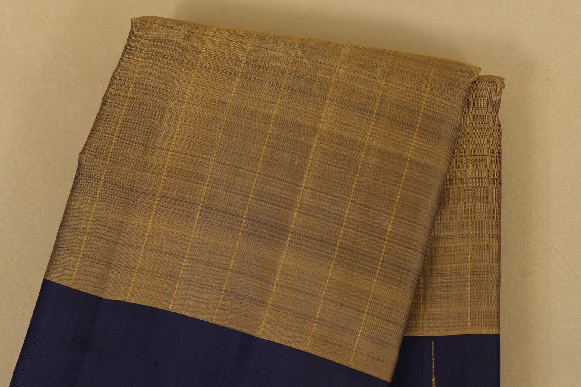 Beige with Dark Blue Borders Vintage Kanjivaram Silk Saree body
