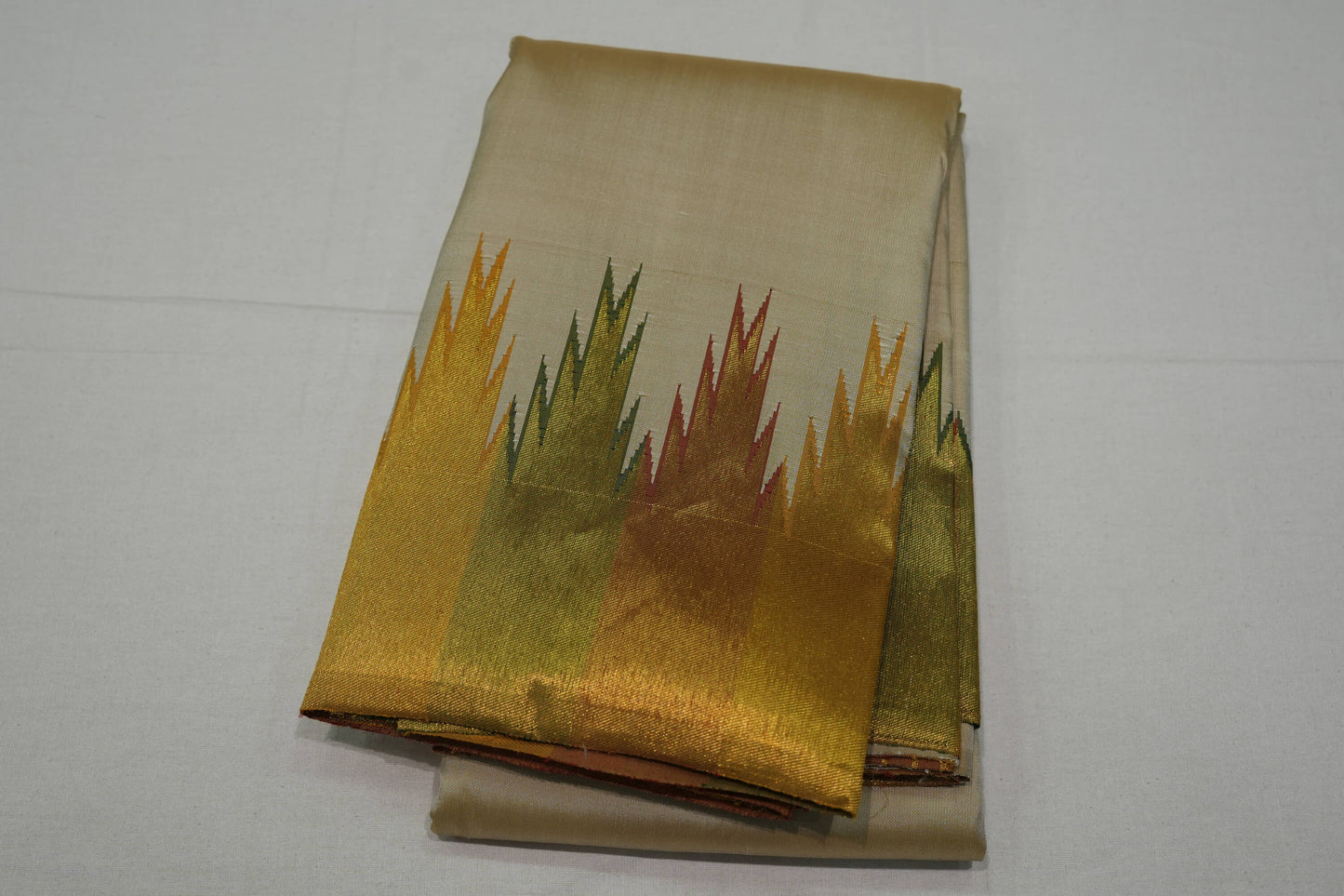 Off-white vintage kanchipuram silk saree