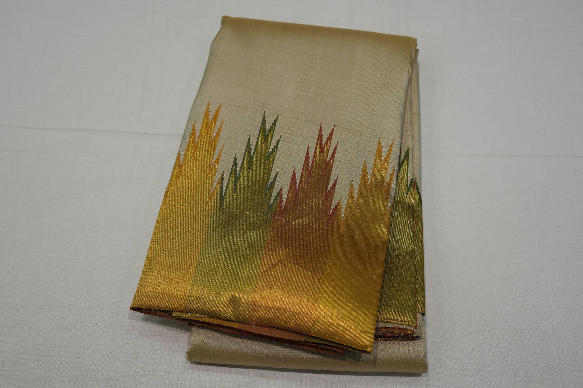 Off-white vintage kanchipuram silk saree