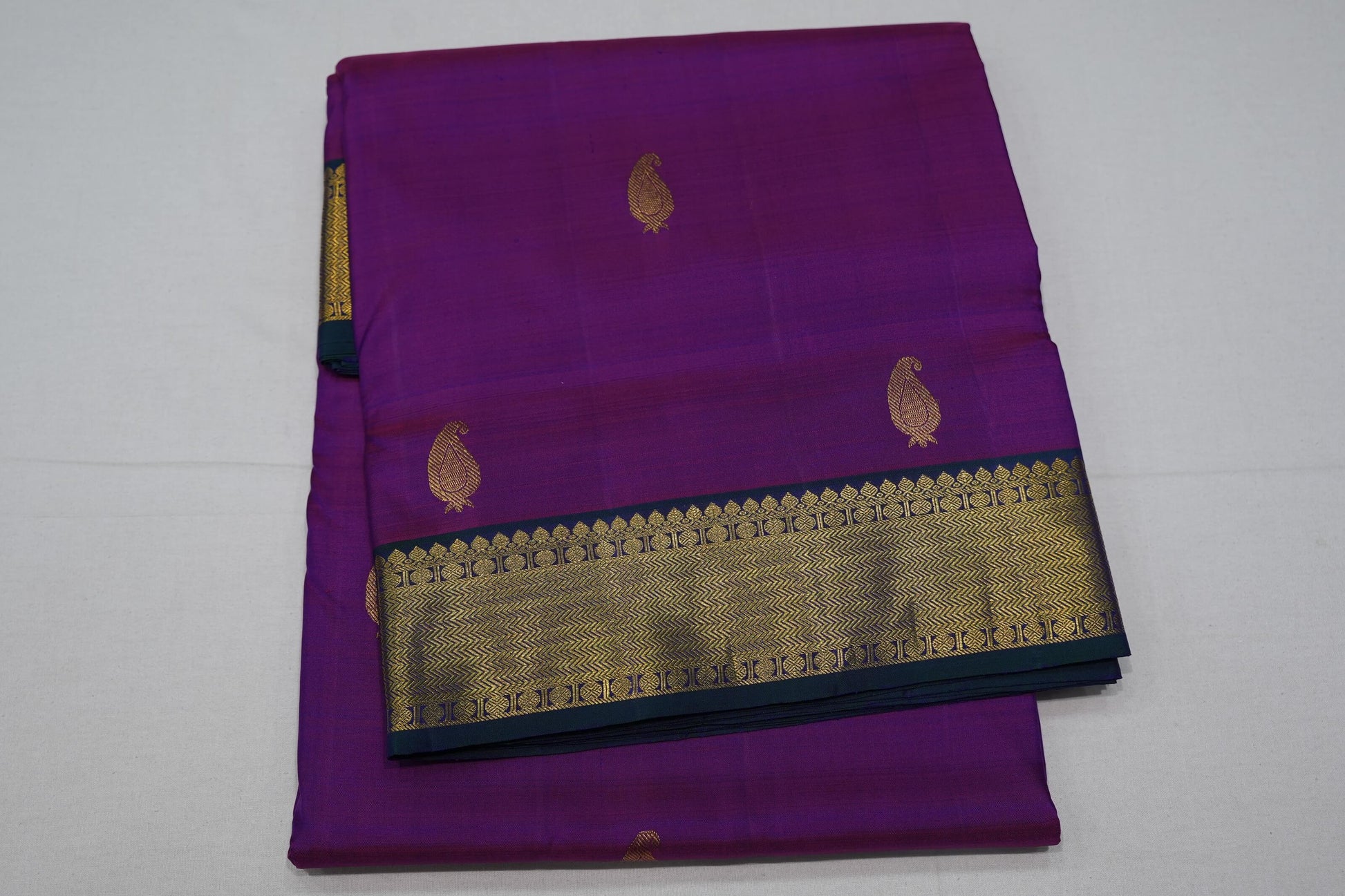 Dark magenta ten yards madisar silk saree