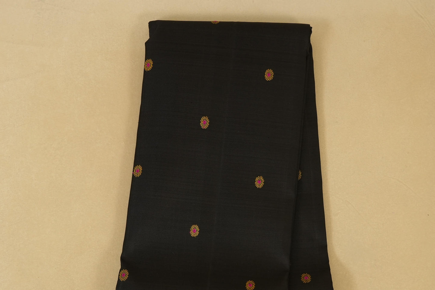 Black with Green/pink Vintage Kanjivaram Silk Saree body
