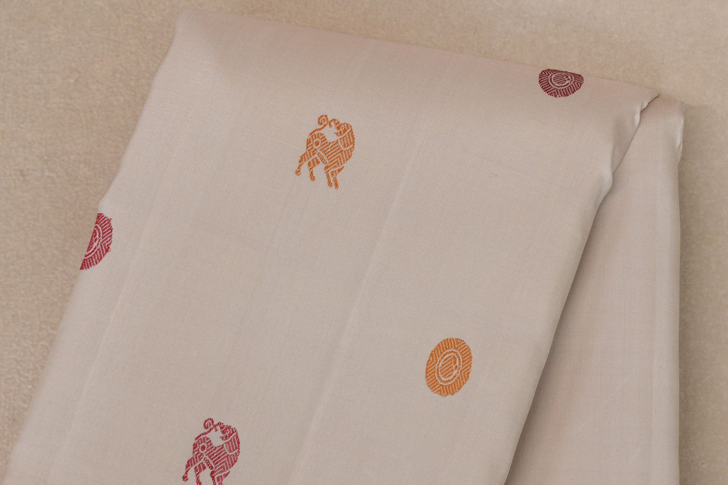 Ivory White with Pink and Mustard Yellow Borders Thread Woven Vintage Kanjivaram Silk Saree body