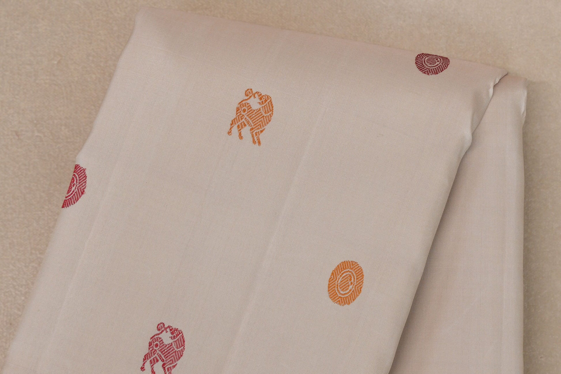 Ivory White with Pink and Mustard Yellow Borders Thread Woven Vintage Kanjivaram Silk Saree body