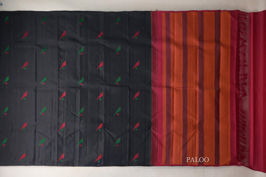 Black Borderless Thread Woven Vintage Kanjivaram Silk Saree paloo