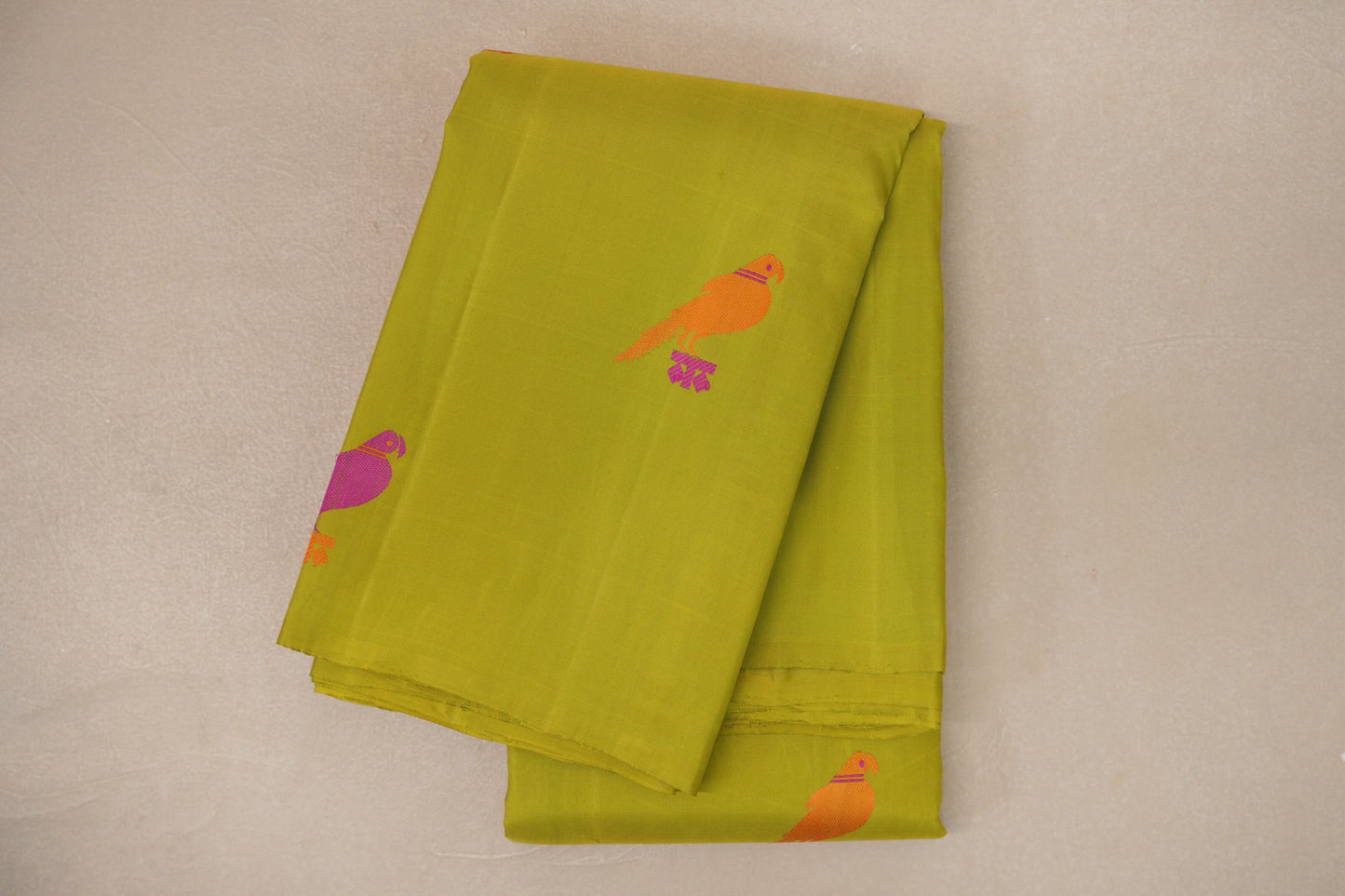 Parrot Green Borderless Thread Woven Vintage Kanjivaram Silk Saree