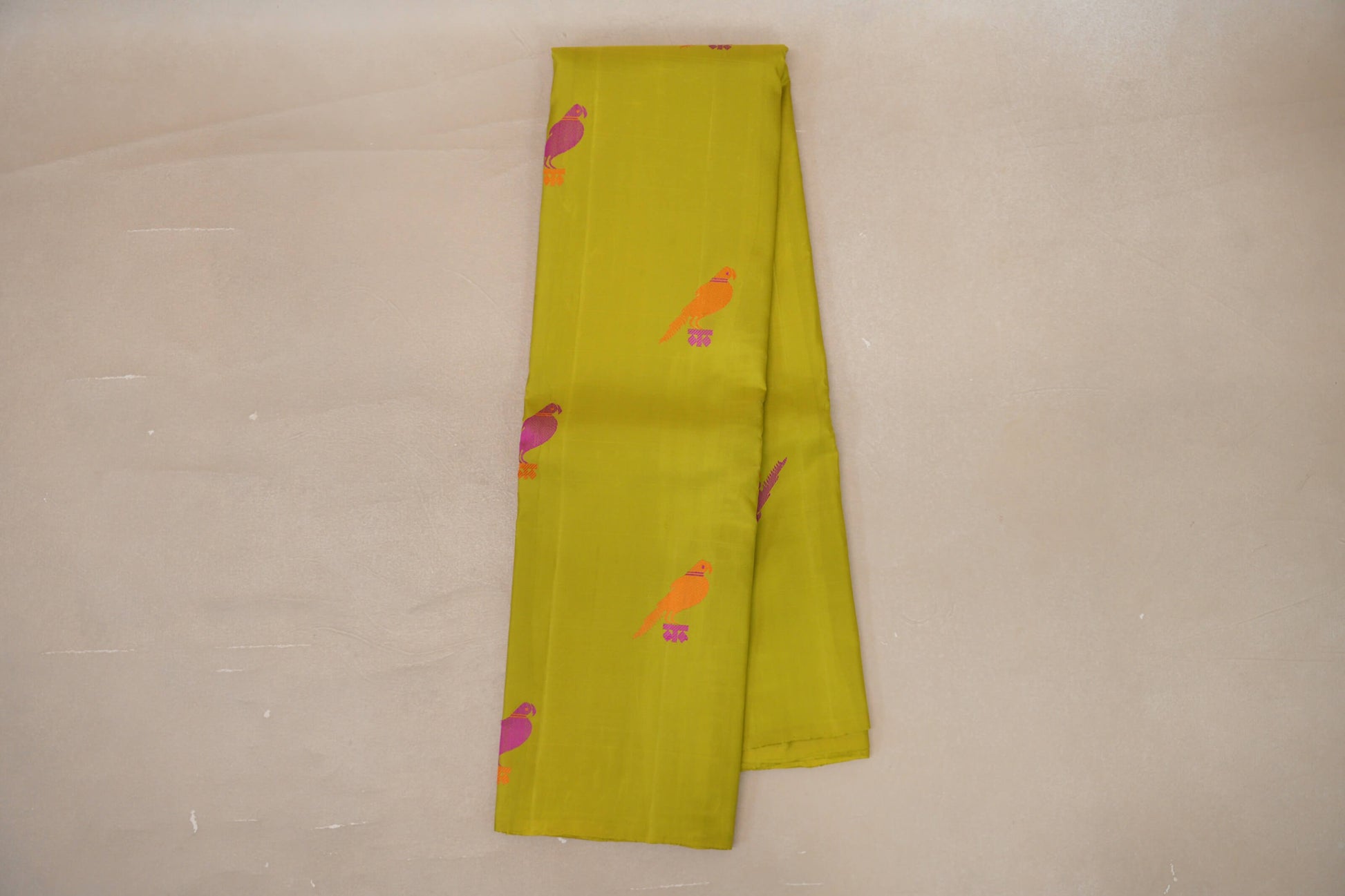 Online Parrot Green Borderless Thread Woven Vintage Kanjivaram Silk Saree