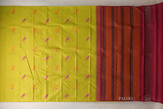 Parrot Green Borderless Thread Woven Vintage Kanjivaram Silk Saree paloo