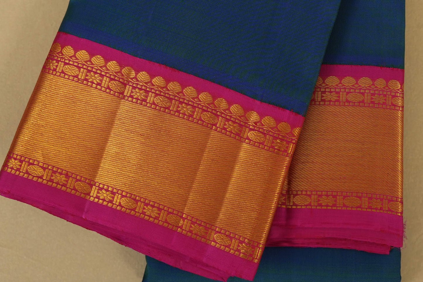 Peacock Green with pink borders Vintage Kanjivaram Silk Saree border