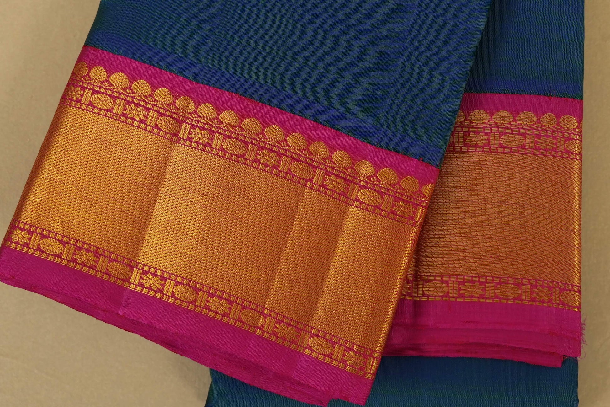Peacock Green with pink borders Vintage Kanjivaram Silk Saree border