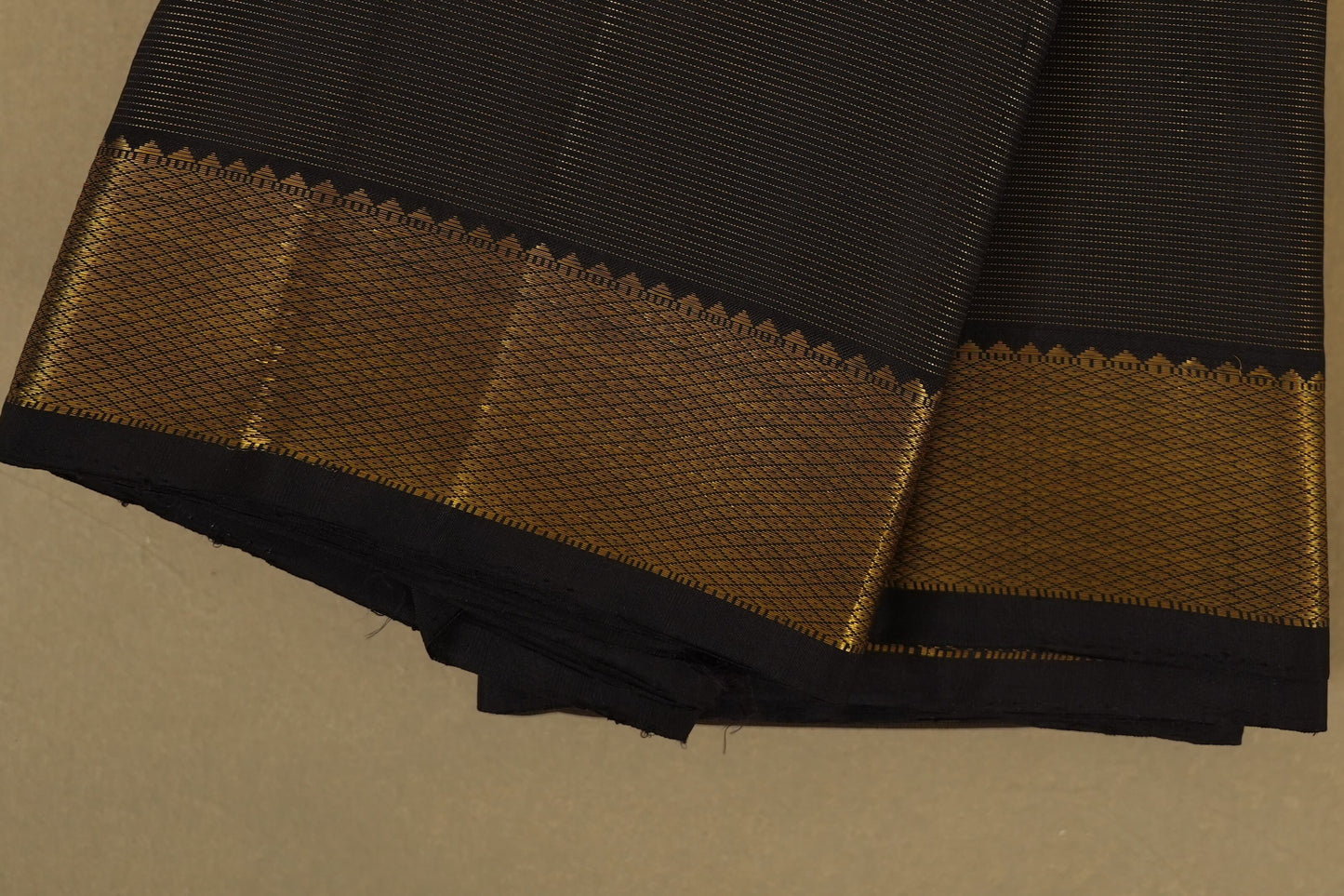 Deep Brown Vintage Kanjivaram Silk Saree border