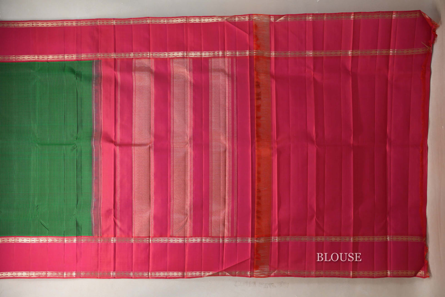 Dark Green with Orangish Pink Borders Vintage Kanjivaram Silk Saree blouse