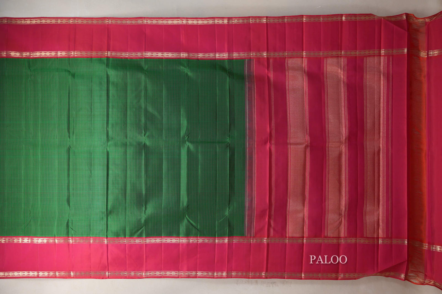 Dark Green with Orangish Pink Borders Vintage Kanjivaram Silk Saree paloo