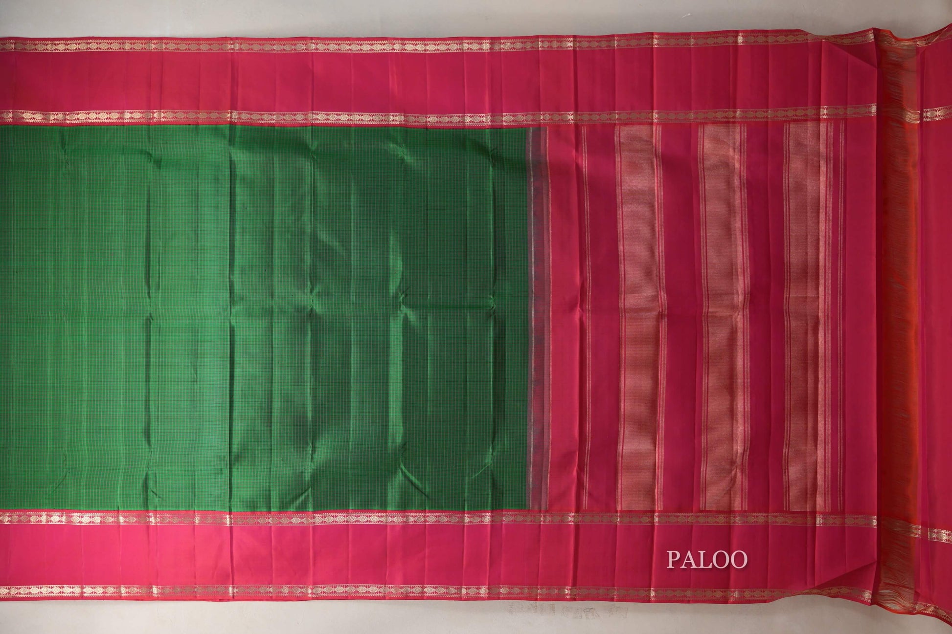 Dark Green with Orangish Pink Borders Vintage Kanjivaram Silk Saree paloo