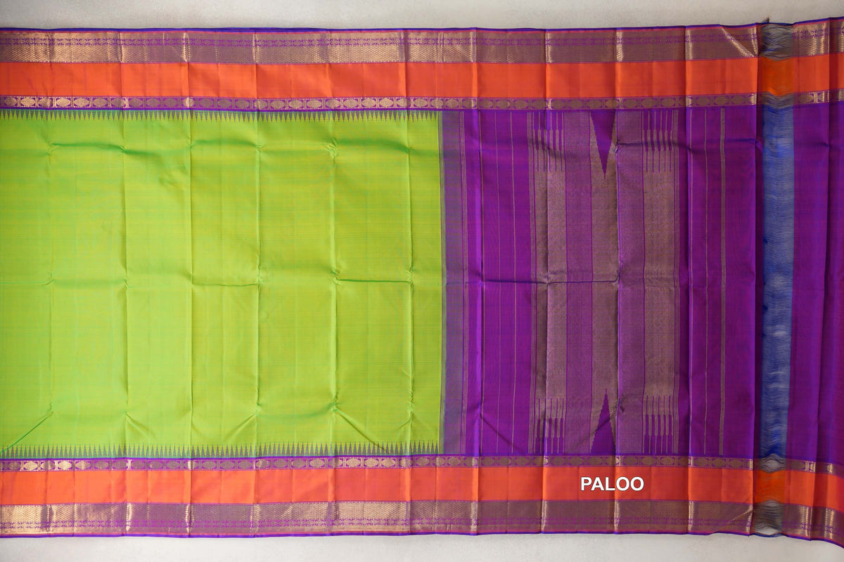 folded Parrot Green Vintage Kanjivaram Silk Saree paloo