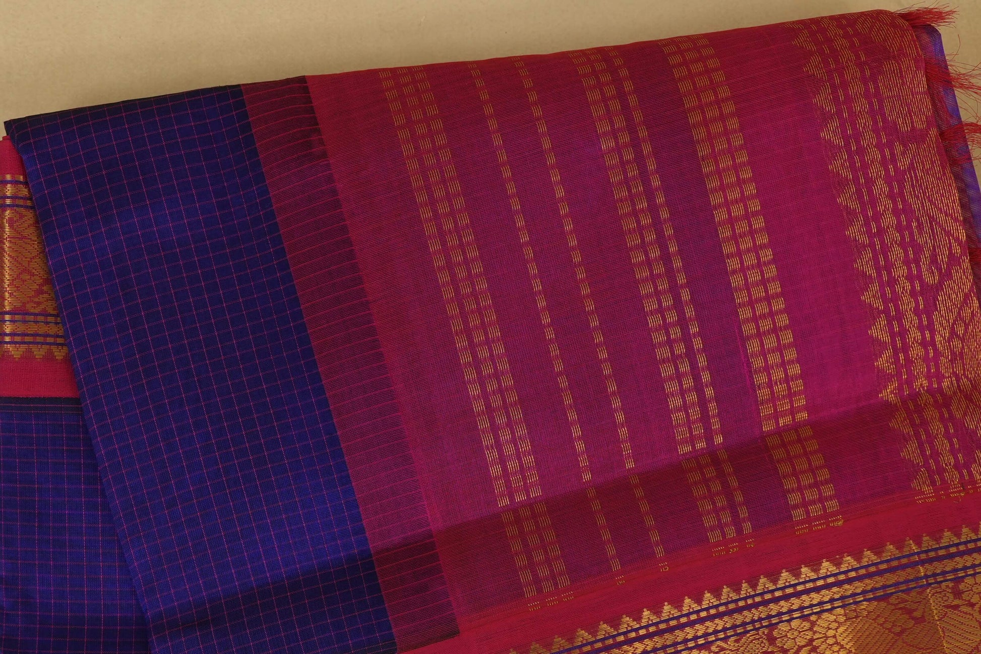 Blue with Pink Borders Silk Cotton Saree body