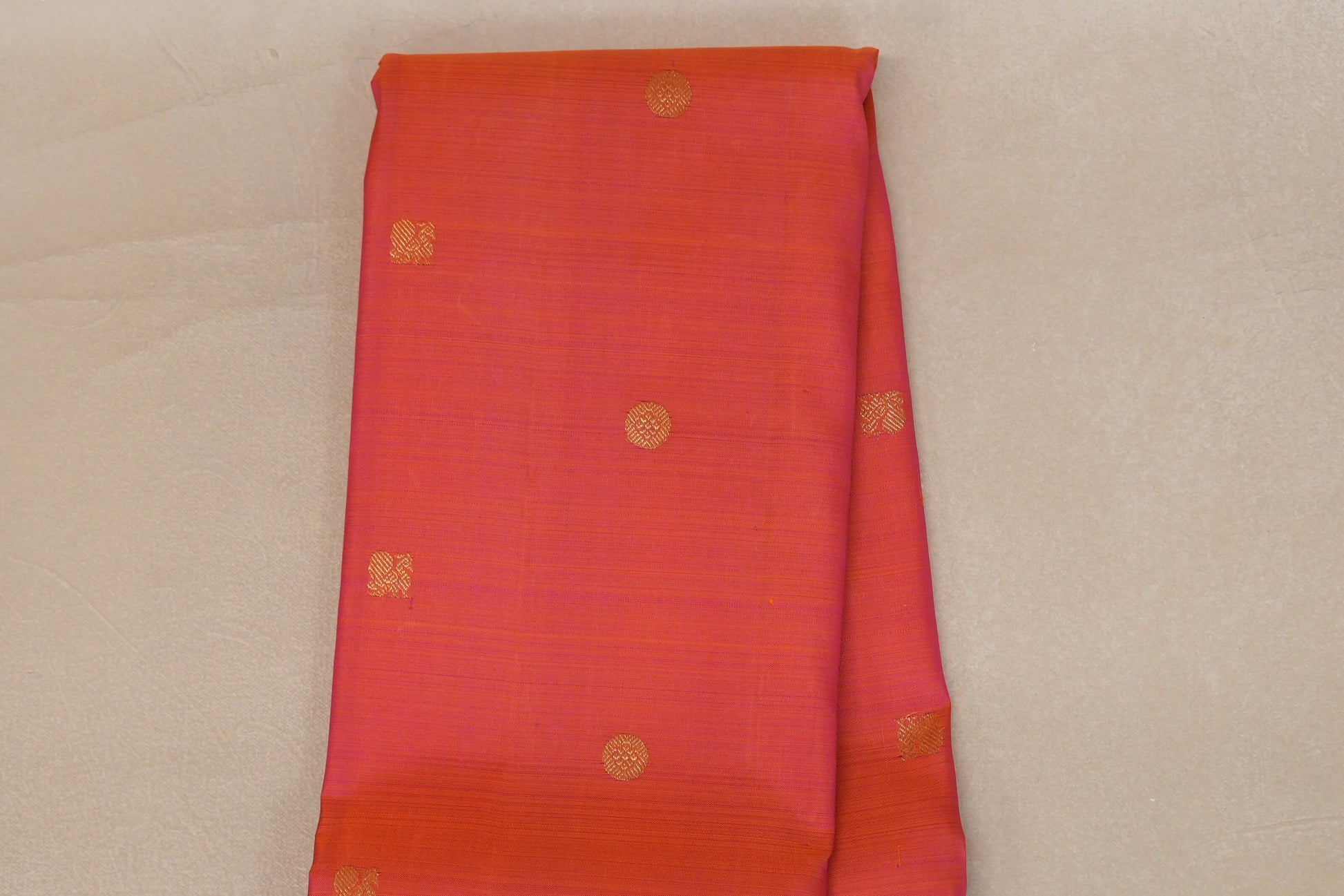 Dual Tone of Pink and Orange with Deep Pink Borders Vintage Kanjivaram Silk Saree body