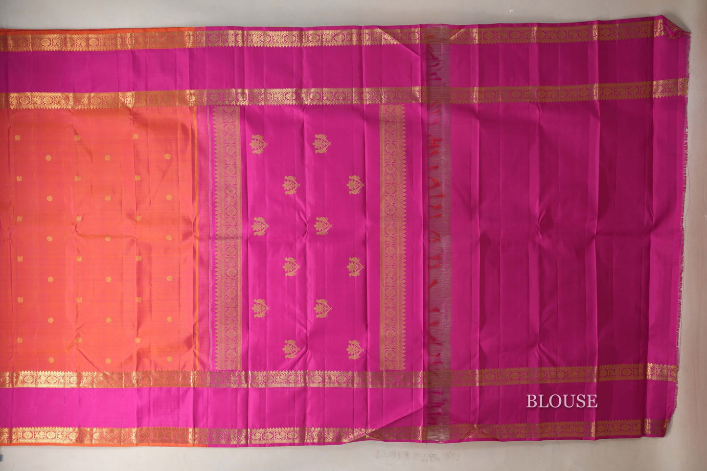Dual Tone of Pink and Orange with Deep Pink Borders Vintage Kanjivaram Silk Saree blouse