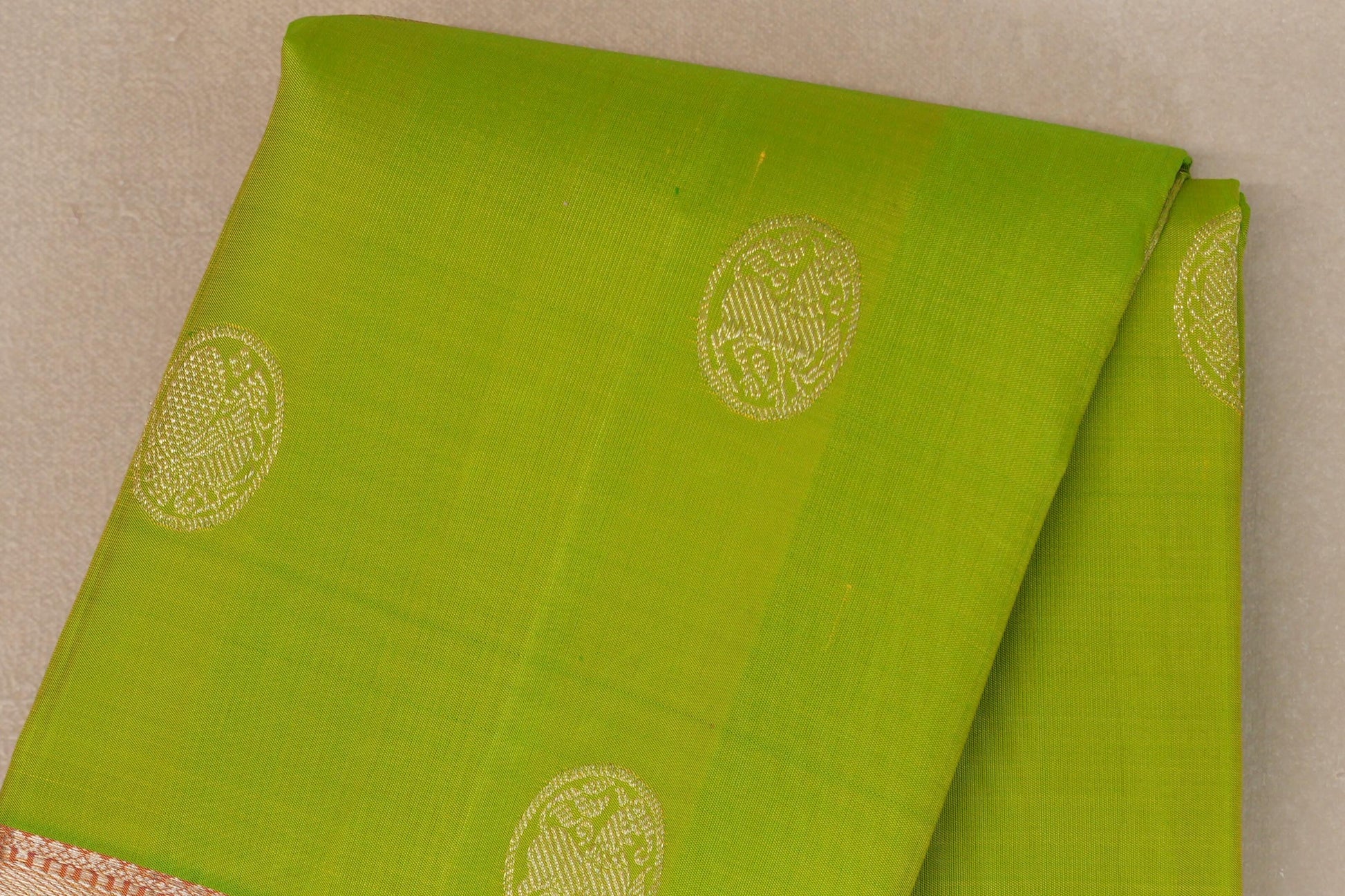 Parrot Green with Dual Tone of Pink and Yellow Borders Vintage Kanjivaram Silk Saree body