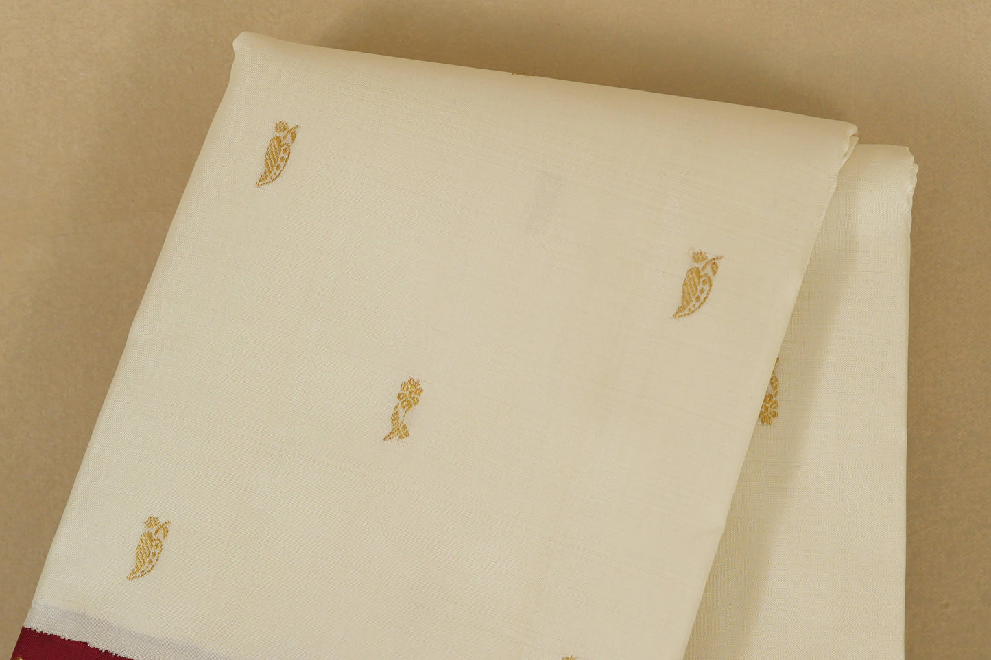 White with Maroon Borders Vintage Kanjivaram Silk Saree body