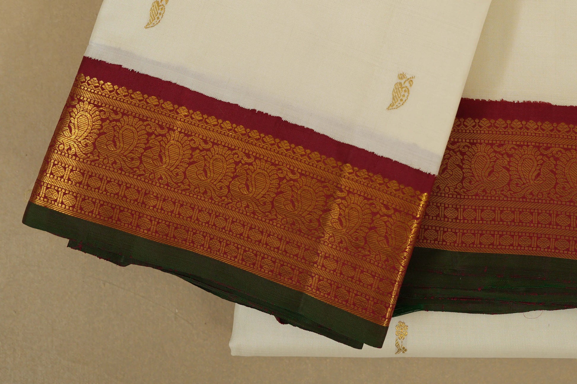 White with Maroon Borders Vintage Kanjivaram Silk Saree borders